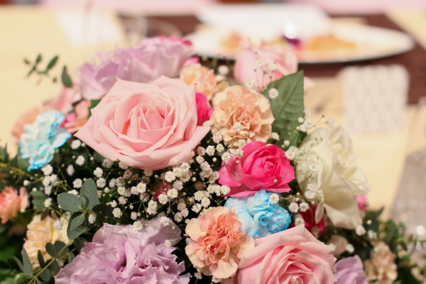 結婚式に華やかさをプラス こだわり装花の選び方 スタッフブログ 公式 ブライダルステージデュオ グランシャリオ 新潟県新潟市の結婚式 結婚式場